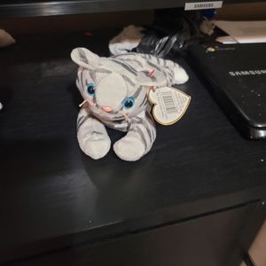 Prance and chip ( package deal ) born in 1997 and 1996